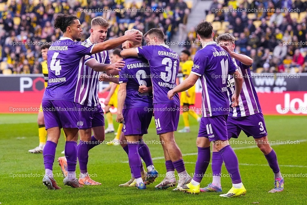 xYDRx17012601023 | 17.01.2026, xydrx, Fußball, 3.Liga, TSV Alemannia Aachen - VfL Osnabrück, Saison 2025 2026, Tivoli: Torjubel nach dem Tor zum 1:0 für den VfL Osnabrück durch Torschütze Bryan Henning (VfL Osnabrück #6) zusammen mit Patrick Kammerbauer (VfL Osnabrück #31) und Yigit Karademir (VfL Osnabrück #4) und Robin Meißnern (VfL Osnabrück #11) und Lars Kehl (VfL Osnabrück #18)        DFB regulations prohibit any use of photographs as image sequences and or quasi-video. Photo: xYannisxDreimannxPressefotoKochx