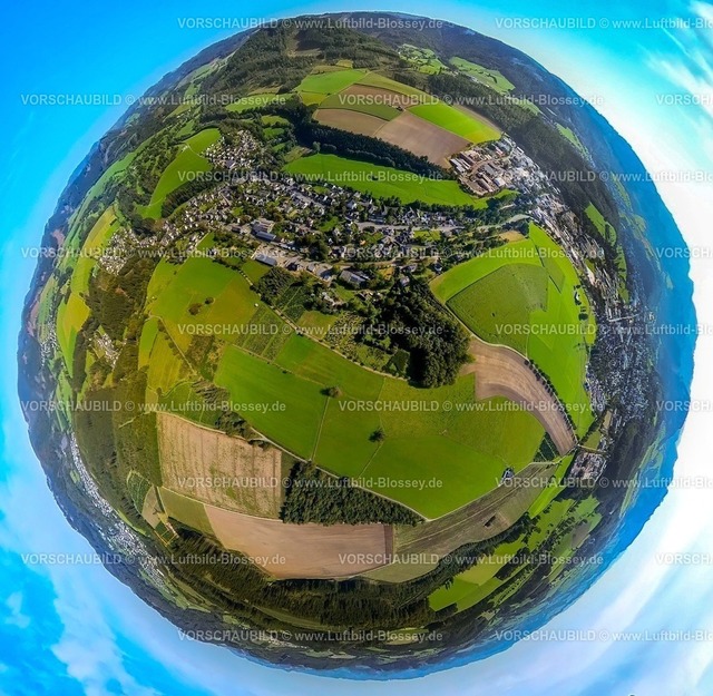 Schmallenberg230990366Gleidorf | Luftbild, Ortsansicht Ortsteil Gleidorf, Erdkugel, Fisheye Aufnahme, Fischaugen Aufnahme, 360 Grad Aufnahme, tiny world, Gleidorf, Schmallenberg, Sauerland, Nordrhein-Westfalen, Deutschland