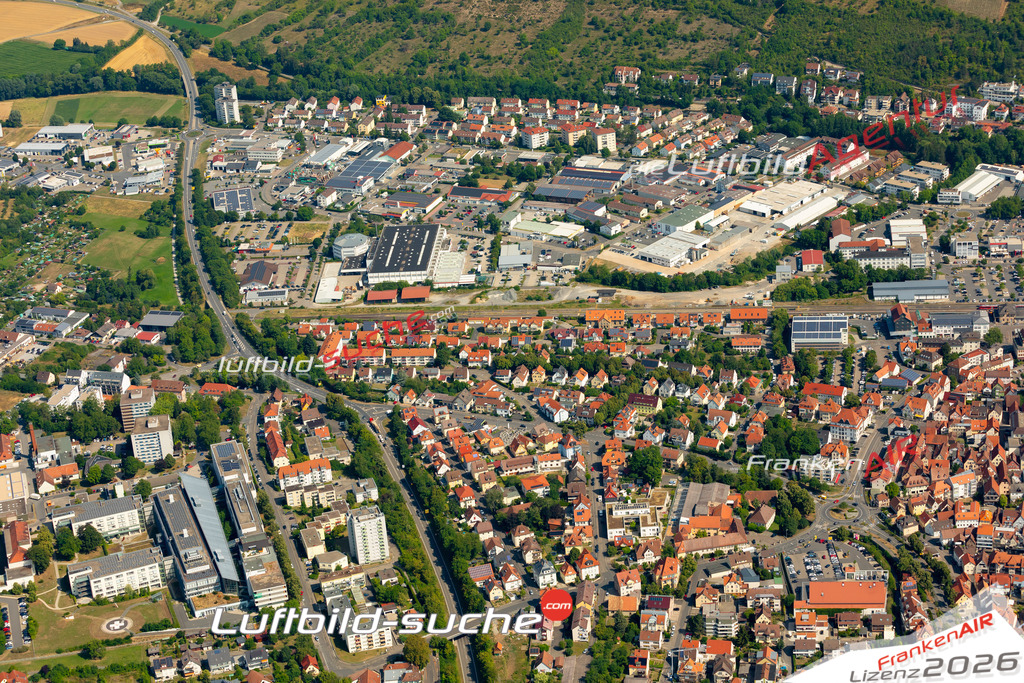 Das Luftbild zeigt : Schillerstraße Bad Mergentheim - Die Luftaufnahme wurde 2023 vom UL-Flugzeug aus erstellt ( keine Drohne ) - Hochauflösende Luftaufnahme - Für grossformatige Ausdrucke geeignet. Die Geschenkidee !Mit Lizenz und Bildrechte bestellbar