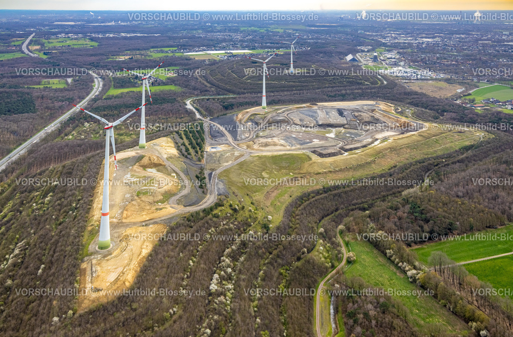 Dinslaken230301346Emschermuendung | Luftbild, Halde Lohberg Nord und Erweiterung mit Windrädern, Eppinghoven, Dinslaken, Ruhrgebiet, Nordrhein-Westfalen, Deutschland