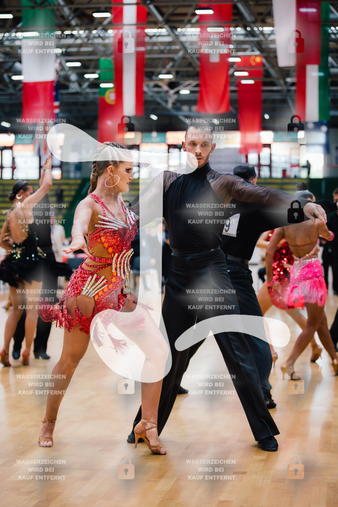 Hessen Tanzt WDSF International Open Latin 37th (54) Jannes Repke _ Daniela Kühl (Blau-Silber Berlin Tanzsportclub)-2025-05-18-3204 | Webshop for digital downloads and prints of dance sport, event & show photographer Julian Link - Realisiert mit Pictrs.com