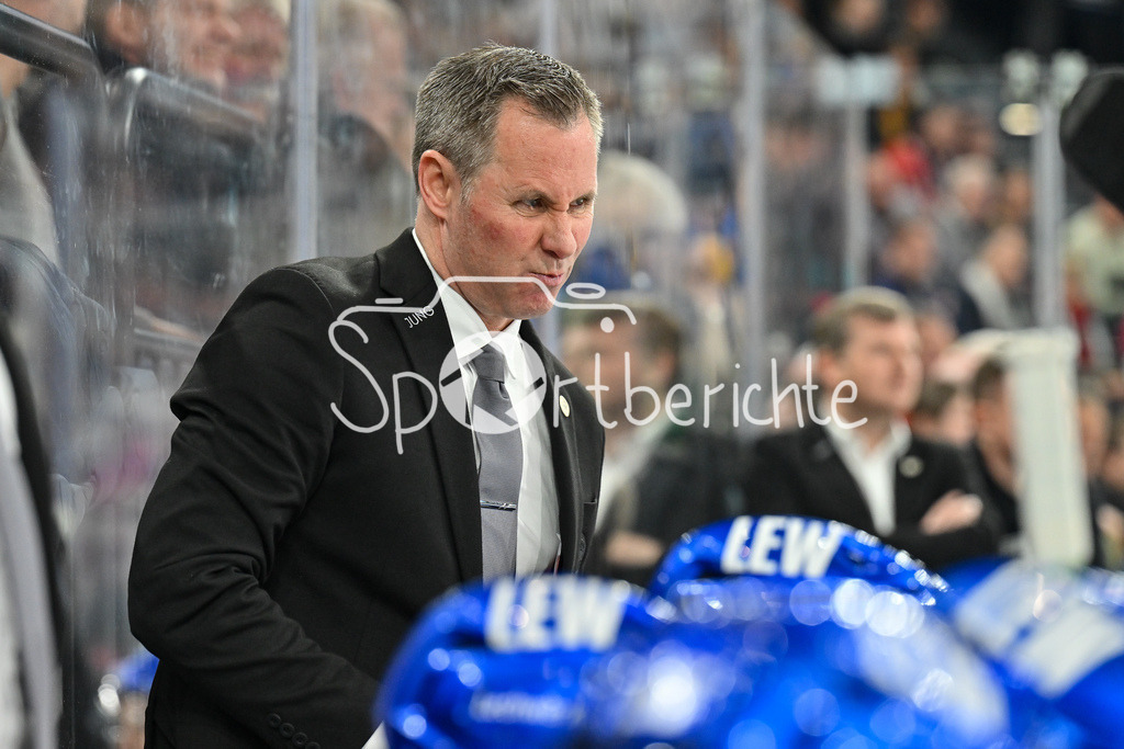EHC RB München - Augsburger Panther | im Bild Ted DENT Headcoach Augsburger Panther / DEL: EHC RB Muenchen - Augsburger Panther, SAP Garden am 23.11.2024