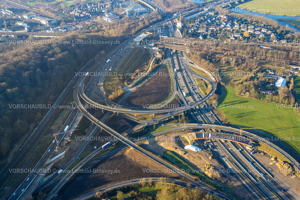 Duisburg241202649 | Luftbild, Autobahnkreuz Kaiserberg, Autobahn A3 und Autobahn A40, Baustelle Regenrückhaltebecken, Brückenneubau, Duissern, Duisburg, Ruhrgebiet, Nordrhein-Westfalen, Deutschland