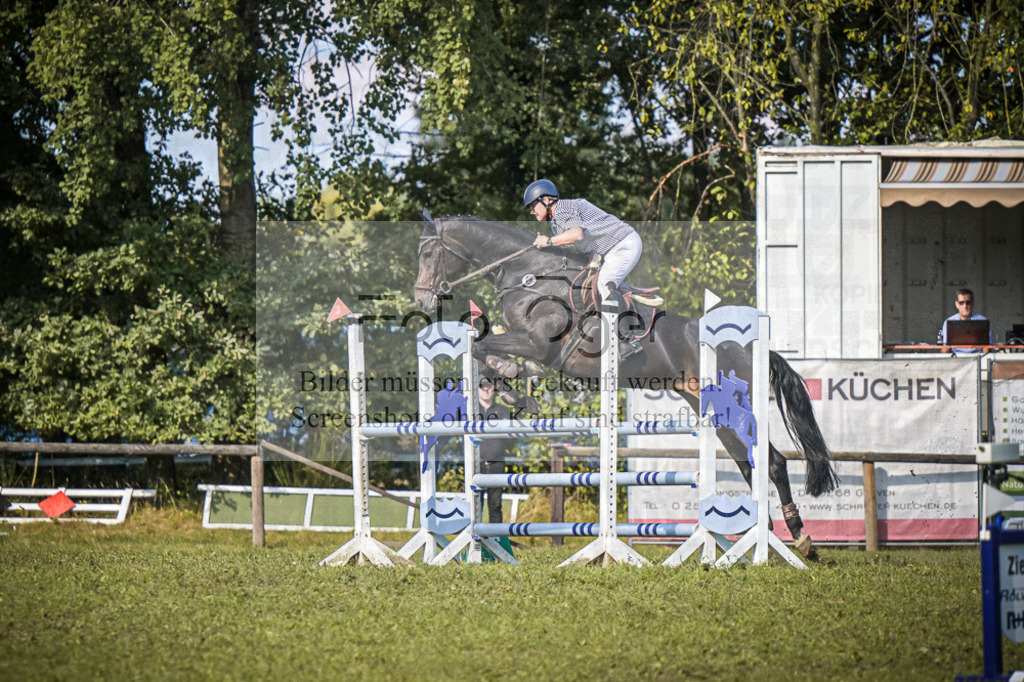 DOS_0037 | Entdecke hochwertige Reitturnierfotos von Foto Oger. Professionell, emotional und authentisch – jetzt Lieblingsmomente im Shop bestellen.Deutschlandweite Turnierfotografie. - Realisiert mit Pictrs.com
