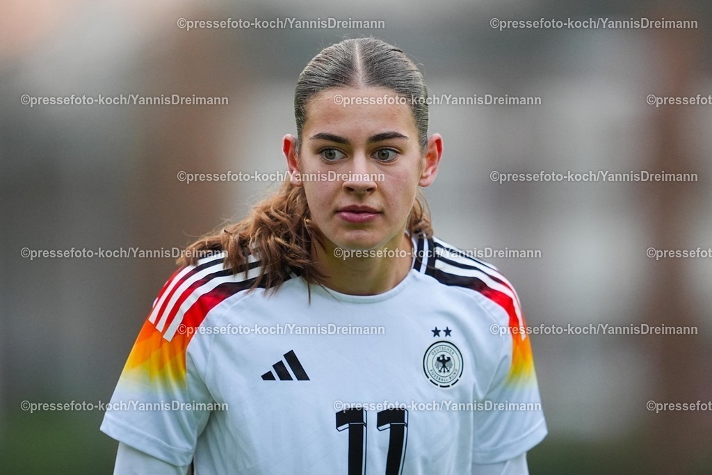 xYDRx26112502056 | 26.11.2025, xydrx, Fußball, Länderspiel, EM-Qualifikation U19-Frauen, Belgien - Deutschland, Sportschule Wedau: Leni Eggert (GER #11)