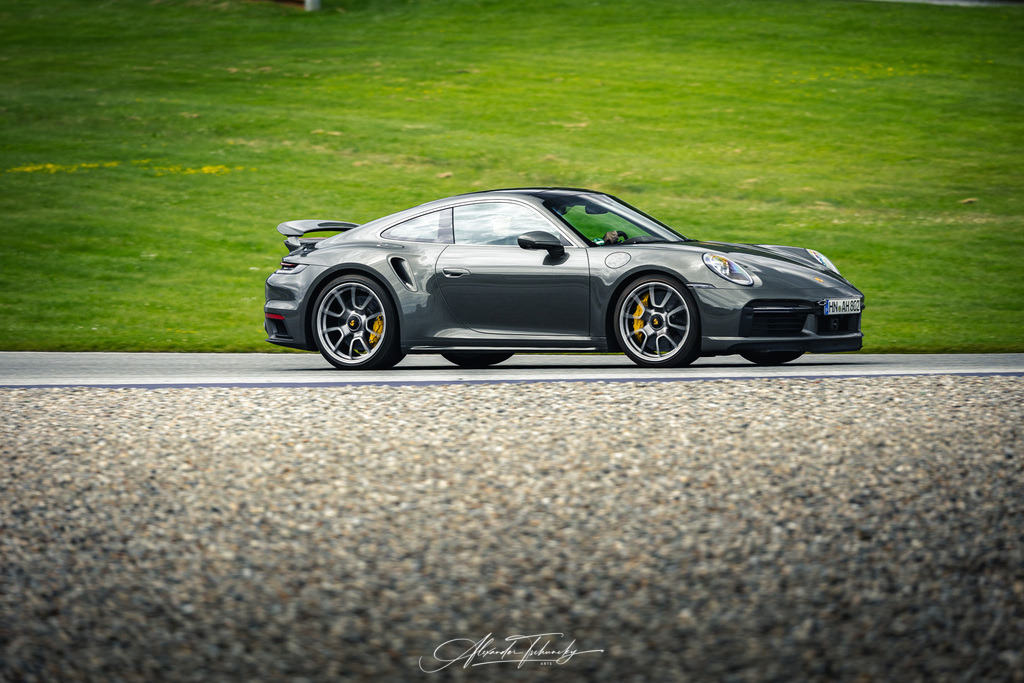 R6PZ1705 _Alexander Tschuncky | Entdecken Sie die faszinierende Welt von Alexander Tschuncky Arts: Kreative Fotografie, atemberaubende Automobilkunst und hochwertiger Bilderdruck. Lassen Sie sich inspirieren! - Realisiert mit Pictrs.com