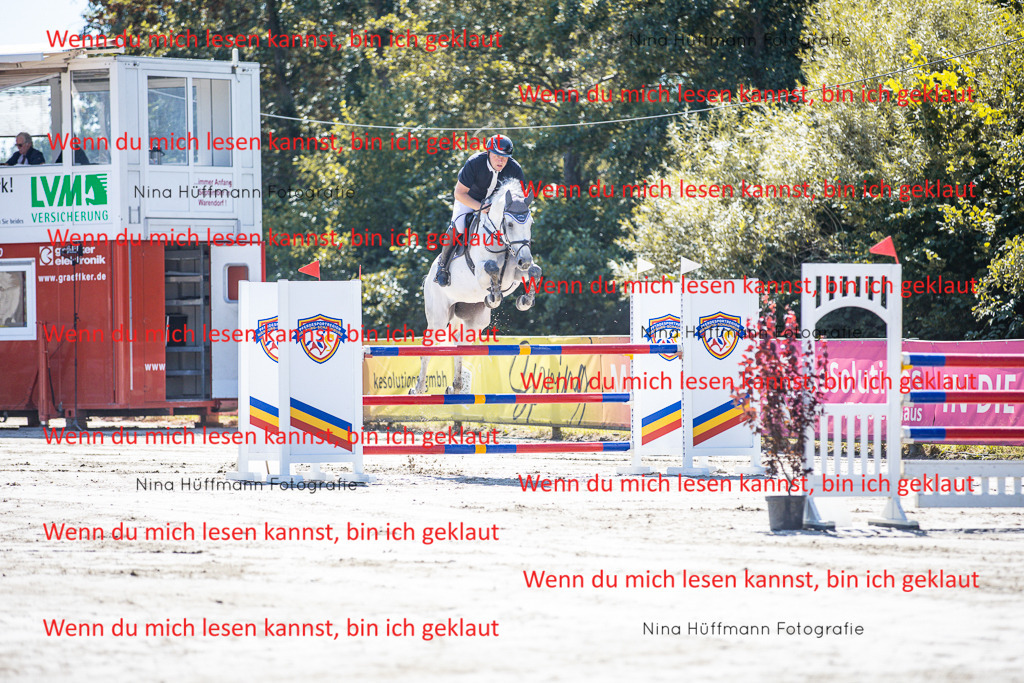 BK1A6224 | Turnierbilder Turnierfotos Nina Hüffmann Turnierfotografie Pferdefotografie Tierzeichnung Haustierzeichnung Pferdezeichnung Hundezeichnung Videograf  - Realisiert mit Pictrs.com