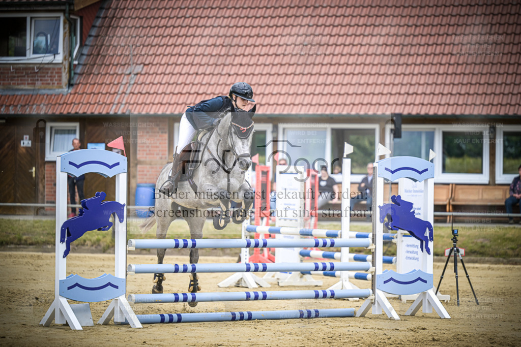 DOS_3771 | Entdecke hochwertige Reitturnierfotos von Foto Oger. Professionell, emotional und authentisch – jetzt Lieblingsmomente im Shop bestellen. - Realisiert mit Pictrs.com