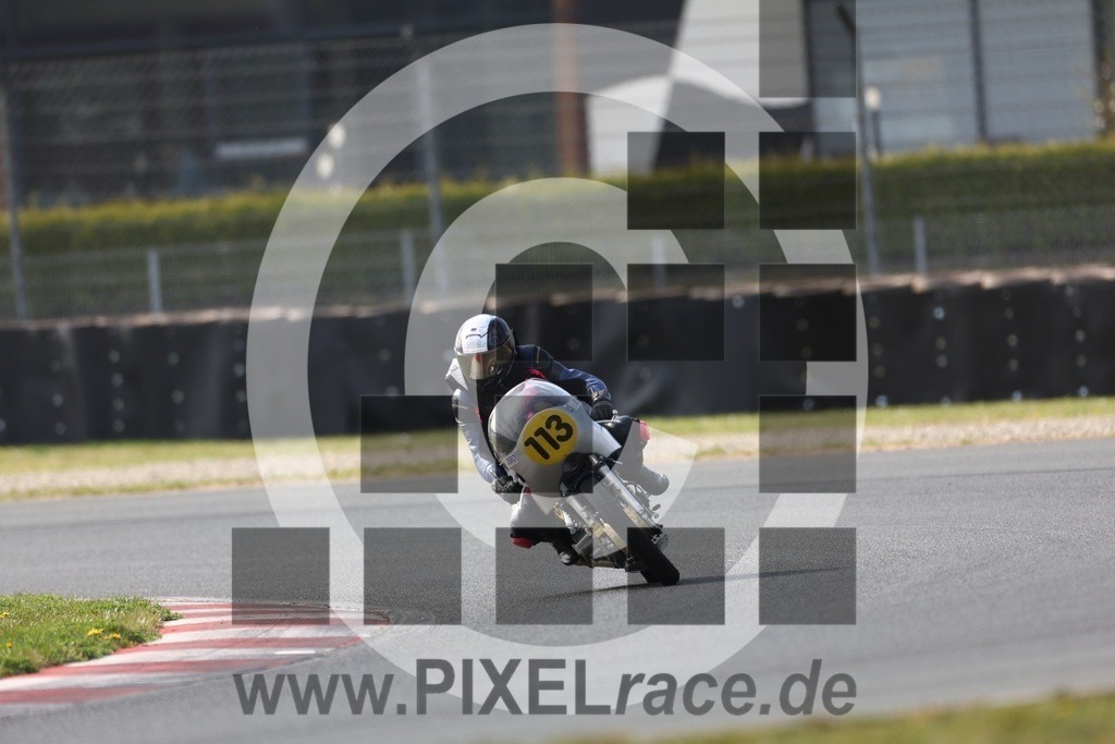0113-20250412_00805 | Schöne Erinnerungen an spannende Momente - das festzuhalten ist unser Job. PIXELrace.de ist seit 2003 auf den Rennstrecken Europas unterwegs um die Action draußen beim Fahren und die wunderbare Stimmung imm Fahrerlager für euch einzufangen.