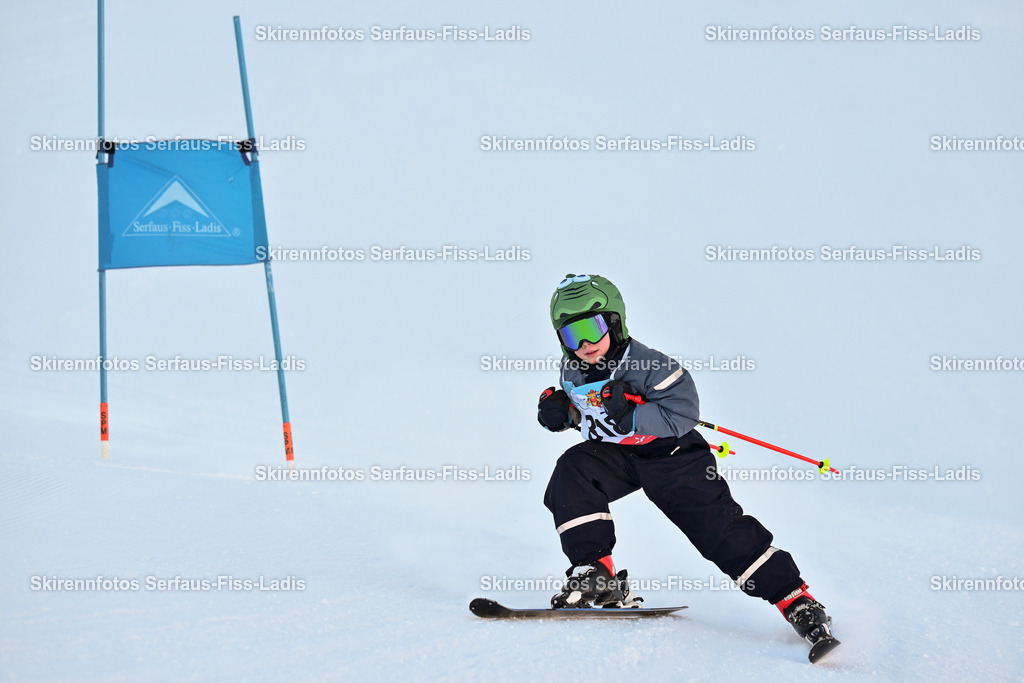 SRF_25.12.2025_0062 | Skirennfotos,Serfaus,Fiss,Ladis,Kinderskirennen,Winter,Tirol,Oberland,skirace,SFL,feelfree,weil wir's genießen,ski,Ski,skifahren,Sonnenplateau, - Realisiert mit Pictrs.com