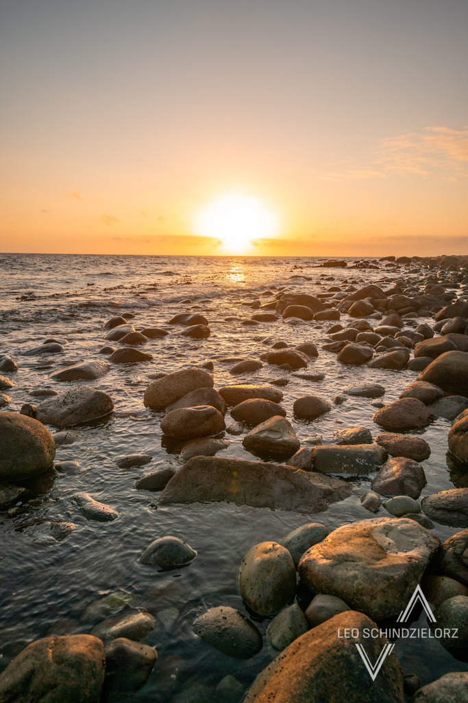 Fotografie_Leo_Schindzielorz_NO_Sommer_Shipsvrack_Arsland_20220803_A7R02749_org | Atmosphärische Landschaftsbilder & Drohnenaufnahmen aus dem Allgäu, Tirol, Südtirol & der Schweiz – ideal für Leinwanddrucke & zur stilvollen Raumgestaltung. - Realisiert mit Pictrs.com