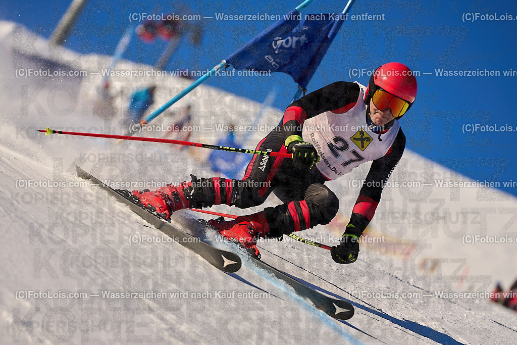 ALP2574_MASTERS-Cup_GS-B Herrn_Sonnleitner Franz | (C)FotoLois.com, Alois Spandl. FIS Masters-Cup Wildschönau, Giant Slalom auf der Piste Schatzberg GS, Siegerehrung auf dem Dorfplatz Niederau, Sa 13. Januar 2024.