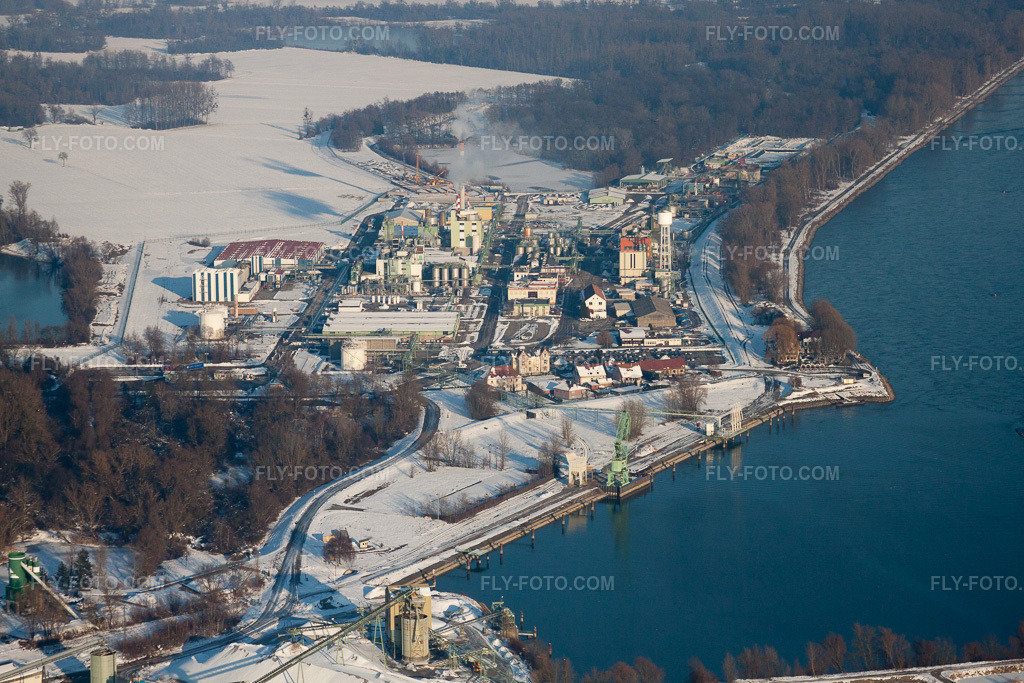 Aerial view: Rhine port in Lauterbourg in the state Bas-Rhin, France.Photo: IMG_36595.jpg taken on 01/05/2011 by Werner Riehm/FLY-FOTO.comResolution of the original: 4752 x 3168 px