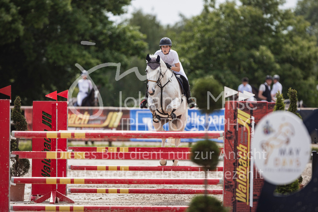 250531_MayDays_M2-SpringenmstAnf-806 | Deine schönsten Turniermomente als professionelle Fotos! Entdecke hochwertige Pferdesport-Fotografie im Online-Shop. Jetzt Fotos finden & bestellen!