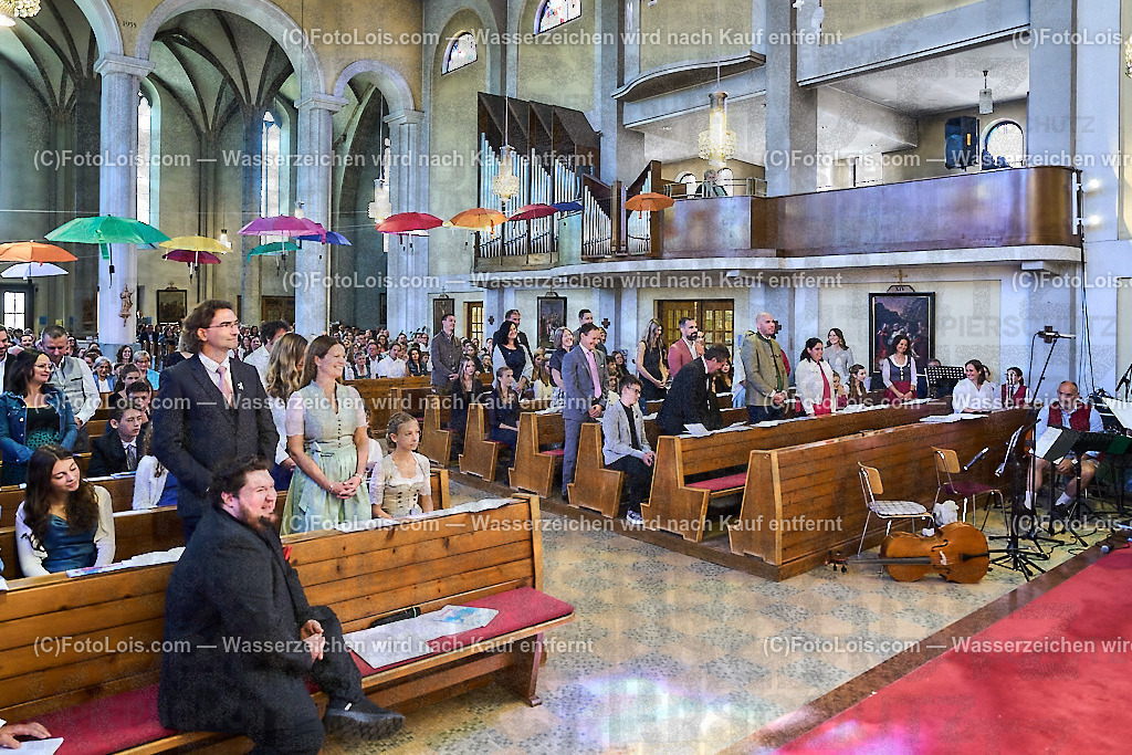 ALP0730_PfarrFirmung Wieselburg_Geloebnis_Pano-II | (C)FotoLois.com, Alois Spandl, Firmung in der Pfarrkirche Wieselburg mit Generalvikar Dr. Christoph Weiss, Dechant Pfarrer Daniel Kostrzycki und Monignore Franz Dammerer, Sa 15. Juni 2024.