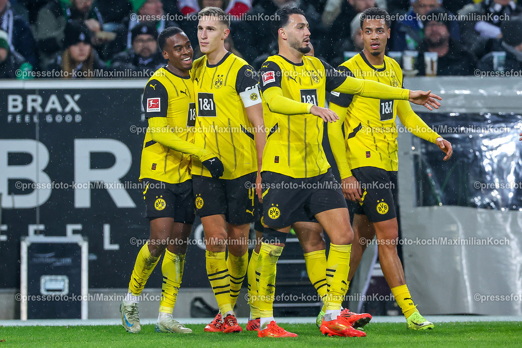 BMG07122401094 | 07.12.2024, Fußball, Borussia Mönchengladbach - Borussia Dortmund, 1. Fußball Bundesliga, Borussia-Park, Saison 2024 2025: Torjubel nach dem 1:0 durch Jamie Gittens (BVB #43)DFB regulations prohibit any use of photographs as image sequences and or quasi-video.