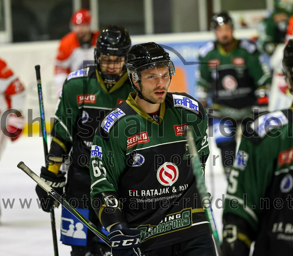 2022-12-02_065_TSV_Erding_gegen_EV_Pegnitz | Erding, Deutschland, 02.12.2022:
Eishockey, Bayernliga 2022 / 2023, 17. Spieltag, TSV Erding gegen EV Pegnitz, Endergebnis: 9:3

Thomas Plihal (Erding Gladiators, #65)

Foto: Christian Riedel / fotografie-riedel.net