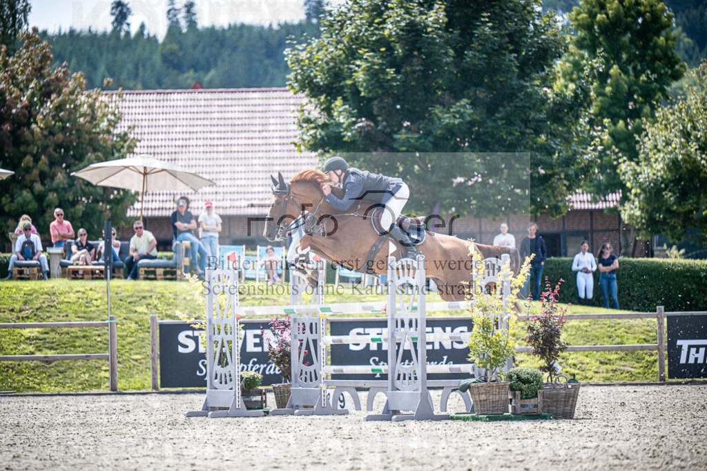 DOS_6320 | Entdecke hochwertige Reitturnierfotos von Foto Oger. Professionell, emotional und authentisch – jetzt Lieblingsmomente im Shop bestellen.Deutschlandweite Turnierfotografie. - Realisiert mit Pictrs.com