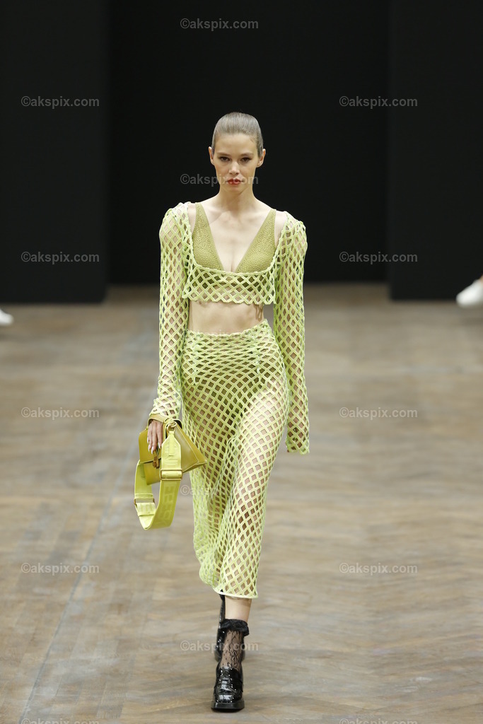 Kilian Kerner auf der  MBFW Spring/Summer 2023 | Mercedes-Benz Fashion Week (MBFW)  Frühling / Sommer 2023 im Hotel Telegraphenamt Berlin in Berlin-Mitte. Die Kollektionen von Kilian Kerner auf der MBFW Spring/Summer 2023. Das Bild zeigt Models mit der Kollektion von Kilian Kerner.