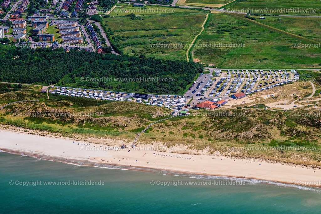 Sylt_Westerland_Campingplatz_ELS_4436130625 | SYLT 21.06.2025 Wohnwagen und Zelte- Campingplatz - und Zeltplatz in Westerland auf Sylt im Bundesland Schleswig-Holstein, Deutschland. Weiterführende Informationen bei: Campingplatz Westerland. // Camping with caravans and tents in Westerland at Sylt in the state Schleswig-Holstein, Germany. Further information at: Campingplatz Westerland. Foto: Martin Elsen