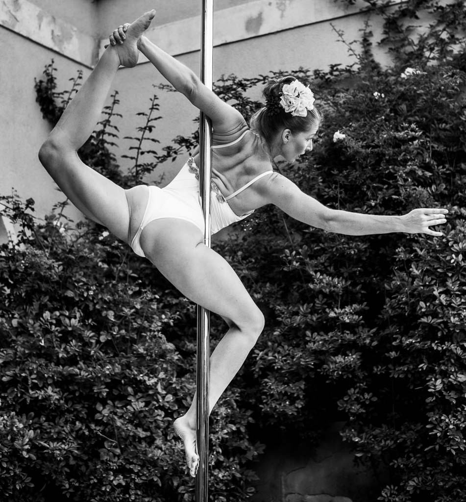 Flower Tales | Suzanne von Borsody und Kurt Holzkämper mit Lesung Flower Tales im Forte Belvedere Leisnig zum Festival Hallo Leisnig 2022. - Realisiert mit Pictrs.com