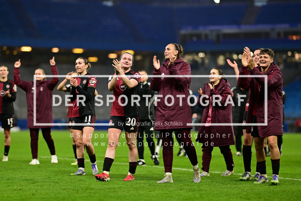 Fußball I Frauen I Saison 2025-2026 I Bundesliga I 10. Spieltag I Hamburger SV - 1. FC Nürnberg I 47621 | Jubel, Begeisterung, Enthusiasmus, Euphorie, Freude, Glücksgefühl, Heiterkeit bei: 1. FC Nürnberg Frauen nach dem 1:2 Sieg gegen die Hamburger SV Frauen - Realized with Pictrs.com