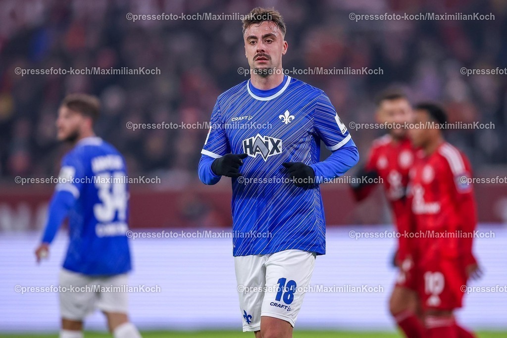 Due17012502148 | 17.01.2025, Fußball, Fortuna Düsseldorf - SV Darmstadt 98, 2.. Fußball Bundesliga, 18. Spieltag, Merkur Spiel-Arena, Saison 2024 2025: Philipp Förster (SV Darmstadt #18)DFB regulations prohibit any use of photographs as image sequences and or quasi-video.