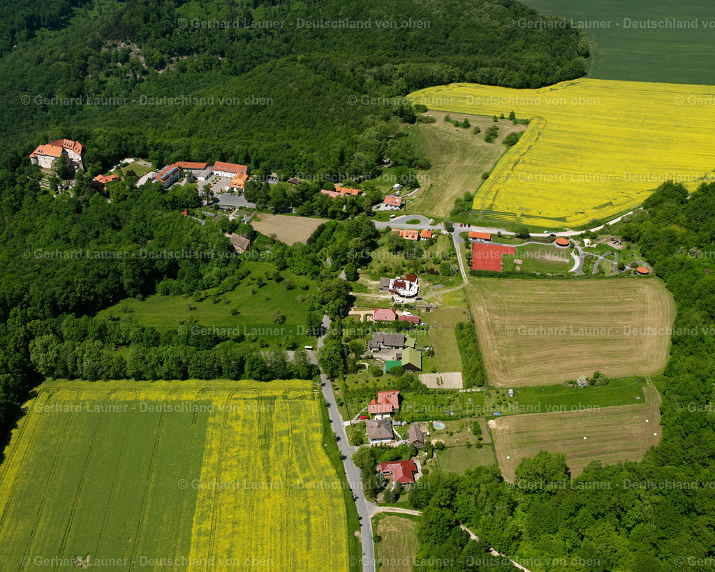2634294 | WINTZINGERODE 09.06.2006 Wohngebiet einer Einfamilienhaus- Siedlung  in Wintzingerode im Bundesland Thüringen, Deutschland // Single-family residential area of settlement  in Wintzingerode in the state Thuringia, Germany Foto: Gerhard Launer
