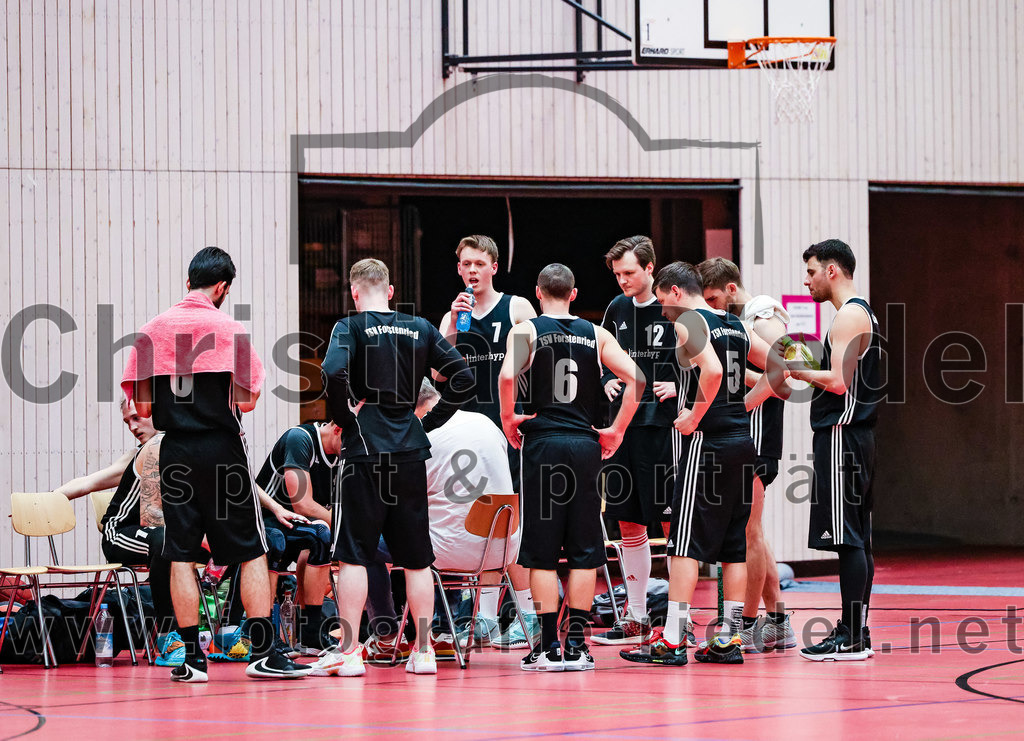 2022-05-15_047_SpVgg_Altenerding_gegen_TSV_Muenchen-Forstenried | Erding, Deutschland, 15.05.2022:
Basketball, Bezirksliga 2021 / 2022, Play-Offs, SpVgg Altenerding gegen TSV München-Forstenried, Endergebnis: 55:57

Foto: Christian Riedel / fotografie-riedel.net