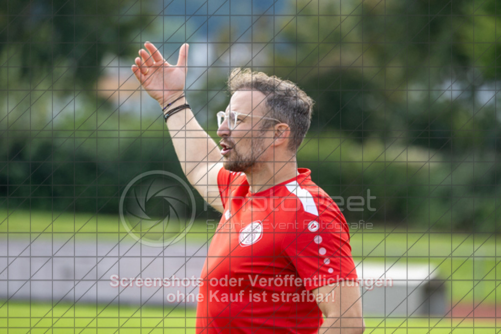 20250928_123300_0148 | #,1.FC Donzdorf II (schwarz) vs. FC Esslingen (weiß), Fussball, Frauen-Quali Bezirksliga - Bezirk Neckar/Fils, 03. Spieltag, Saison 2025/2026, Rasenplatz Lautertal Stadion, Süßener Straße 16, 73072 Donzdorf, 28.09.2025,Foto: PhotoPeet-Sportfotografie/Peter Harich