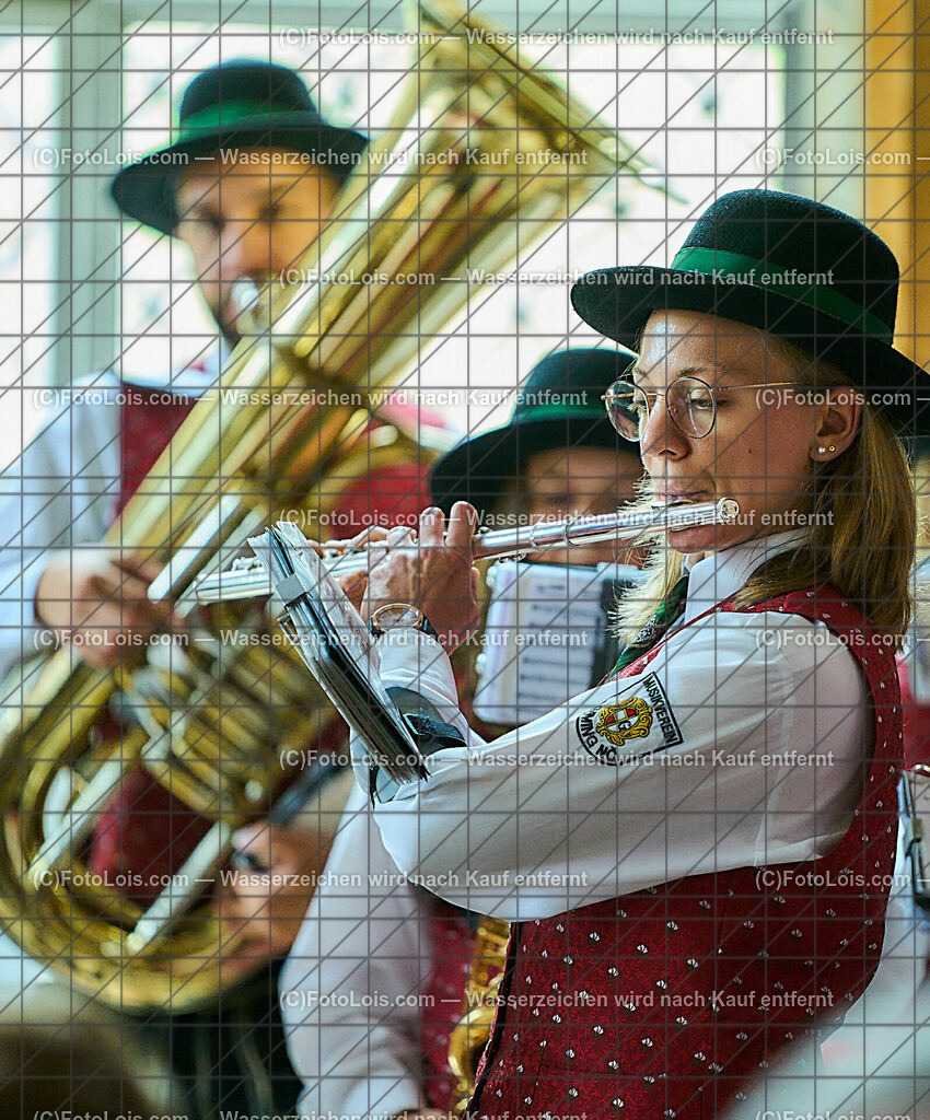 ALP0183_XXXIX_Chopin-Festival_Eroeffnung_Musikverein Gaming | (C)FotoLois.com, Alois Spandl, XXXIX. internationales CHOPIN-Festival in der Kartause Gaming, Eröffnung des Festivals mit Einmarsch der Goldhaubengruppe Lackenhof mit der Musikkapelle Gaming sowie den Ehrengästen und Eröffnungsansprachen in der Barockbibliothek, Fr 4. August 2023.