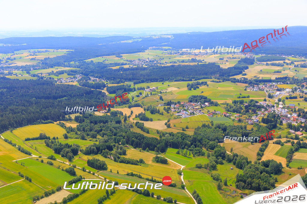 Die Luftaufnahme der Stadt Tröstau wurde vom UL-Flugzeug heraus erstellt ( keine Drohne )- hohe Auflösung für beste Qualität