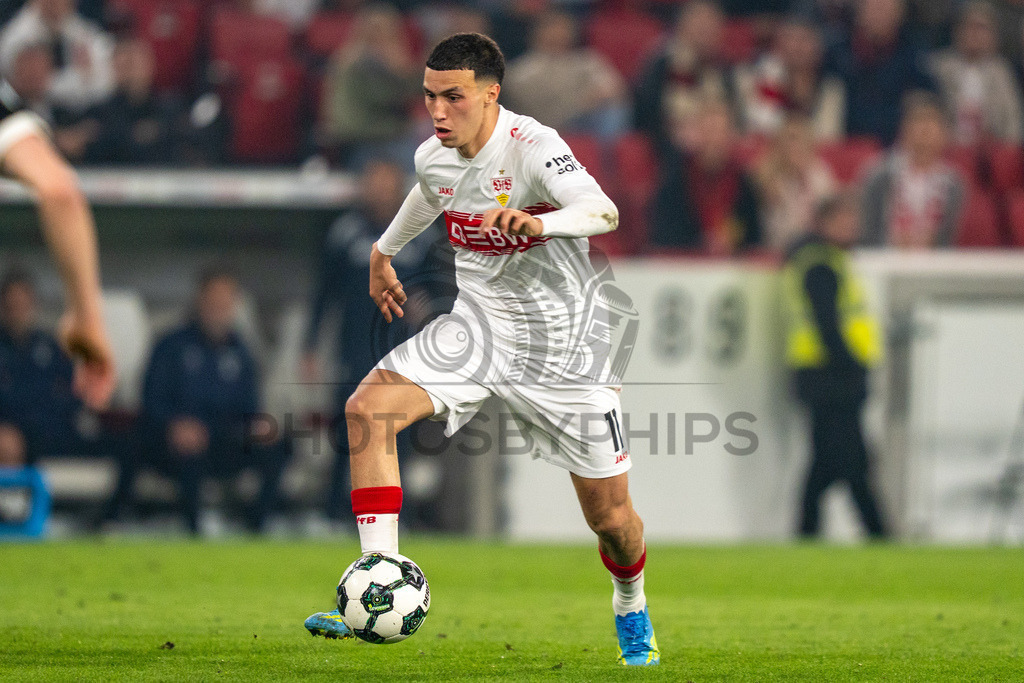 VfB Stuttgart vs. SC Freiburg, Fussball, DFB-Pokal, Halbfinale, 23.04.2026 | Bilal El Khannouss (VfB Stuttgart, #11),VfB Stuttgart vs. SC Freiburg, Fussball, DFB-Pokal, Halbfinale, 23.04.2026DFB regulations prohibit any use of photographs as image sequences and/or quasi-video