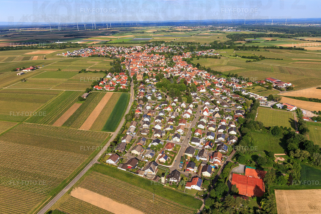 Neubaugebiet Hutbrunnenstr | Luftbild: Neubaugebiet Hutbrunnenstr in Insheim im Bundesland Rheinland-Pfalz in Deutschland. Foto: IMG_126955.jpg vom 02.06.2021 durch Werner Riehm/FLY-FOTO.de - Realisiert mit Pictrs.com
