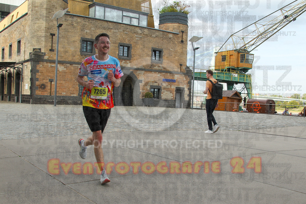 250920_1524_EV4_8694 | Sportfotografie im Rhein-Sieg Kreis, Köln, Bonn, NRW, Rheinland Pfalz, Hessen, etc. Unser Tätigkeitsfeld umfasst den Laufsport vom Volkslauf über den Marathon, Duathlon, Triathon bis zum Ultralauf wie Kölnpfad Ultra oder Schindertrail.