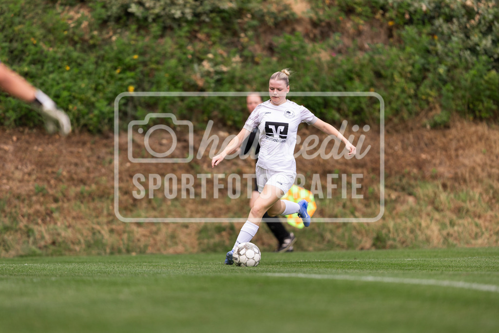 Fußball I Frauen I Testspiel I SpVg Aurich - DJK Arminia Ibbenbüren I 15399 | realhellocedii - Realisiert mit Pictrs.com