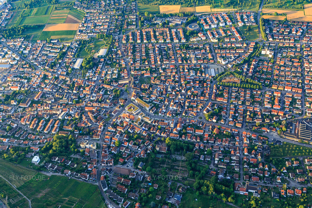 Luftbild: Ortsübersciht aus Norden in Asperg im Bundesland Baden-Württemberg in Deutschland. Foto: IMG_101533.jpg vom 08.07.2017 durch Werner Riehm/FLY-FOTO.de