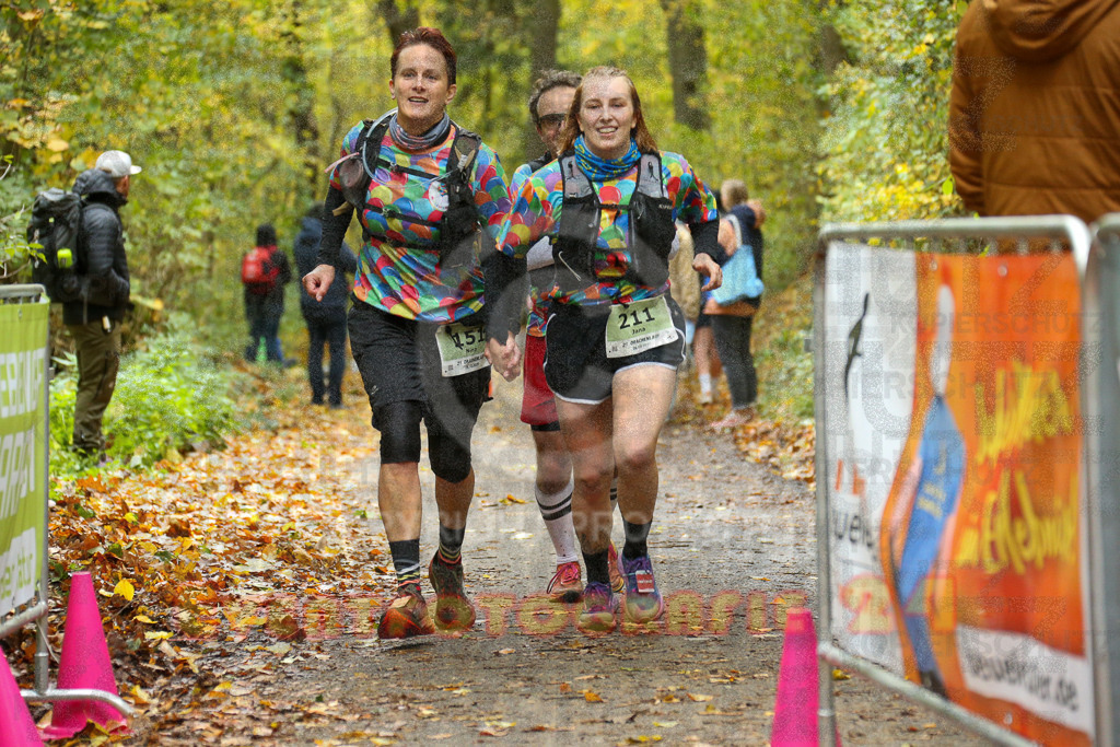 251026_1324_EX1_3320 | Sportfotografie im Rhein-Sieg Kreis, Köln, Bonn, NRW, Rheinland Pfalz, Hessen, etc. Unser Tätigkeitsfeld umfasst den Laufsport vom Volkslauf über den Marathon, Duathlon, Triathon bis zum Ultralauf wie Kölnpfad Ultra oder Schindertrail.