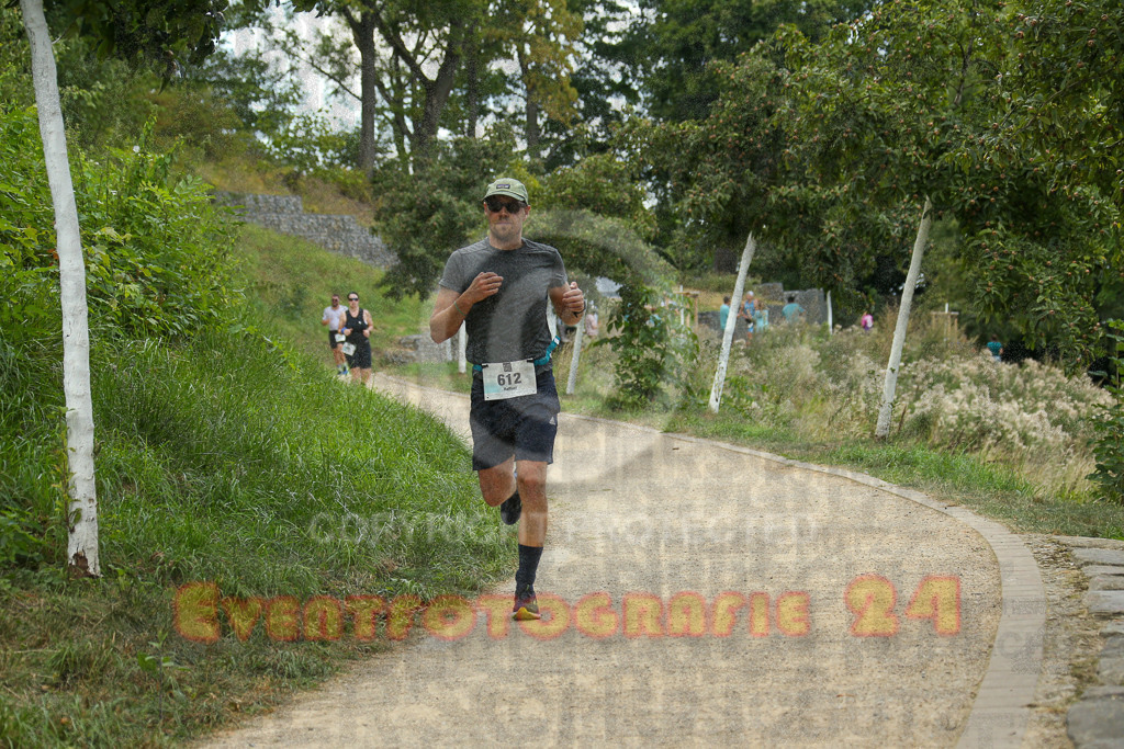 250824_1424_EX1_6063 | Sportfotografie im Rhein-Sieg Kreis, Köln, Bonn, NRW, Rheinland Pfalz, Hessen, etc. Unser Tätigkeitsfeld umfasst den Laufsport vom Volkslauf über den Marathon, Duathlon, Triathon bis zum Ultralauf wie Kölnpfad Ultra oder Schindertrail.