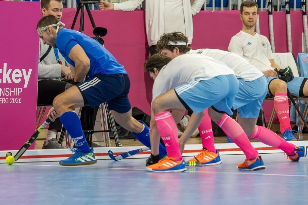 Hallenhockey-Länderspiel Deutschland gegen Tschechien im SNP-Dome in Heidelberg. Das Spiel war das letzte Testspiel vor der am nächsten Tag beginnenden Hallenhockey-EM | Hallenhockey-Länderspiel Deutschland gegen Tschechien im SNP-Dome in Heidelberg. Das Spiel war das letzte Testspiel vor der am nächsten Tag beginnenden Hallenhockey-EM - Realisiert mit Pictrs.com