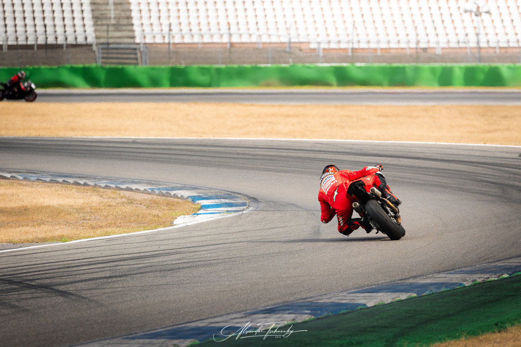 Ducati Trackday Hockenheimring 2026 | Entdecken Sie die faszinierende Welt von Alexander Tschuncky Arts: Kreative Fotografie, atemberaubende Automobilkunst und hochwertiger Bilderdruck. Lassen Sie sich inspirieren! - Realisiert mit Pictrs.com