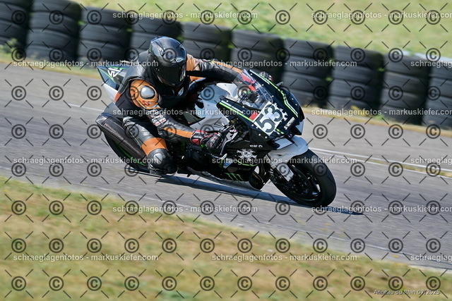 25bt04-0112 | markuskiefer.com - Realisiert mit Pictrs.com