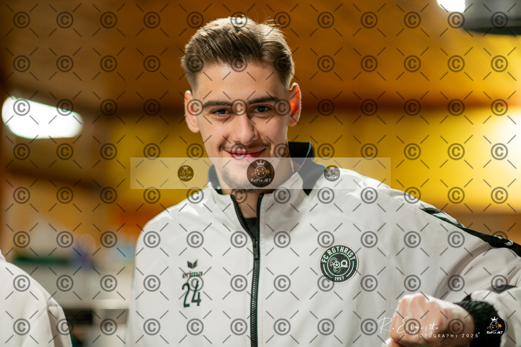 20251123_FCR-Hallenturnier-F1_RAW-1_020-171 | Sport und Naturfotografie von Roberto Esposito zeigt echte Momente Bewegung und die Schönheit der Natur. Ausdrucksstarke Bilder schaffen Emotionen.