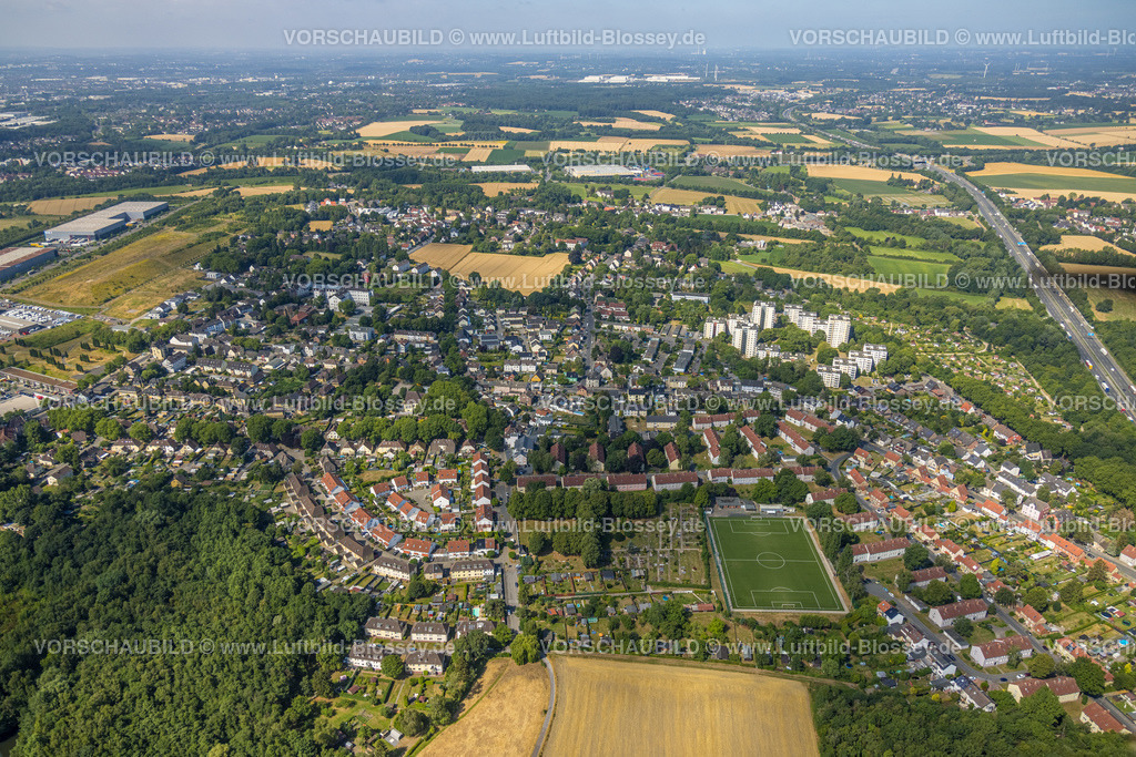 Dortmund220704173 | Luftbild, Ansicht Stadtteil Derne mit Hochhaussiedlung, Sportplatz Derne, Derne, Dortmund, Ruhrgebiet, Nordrhein-Westfalen, Deutschland