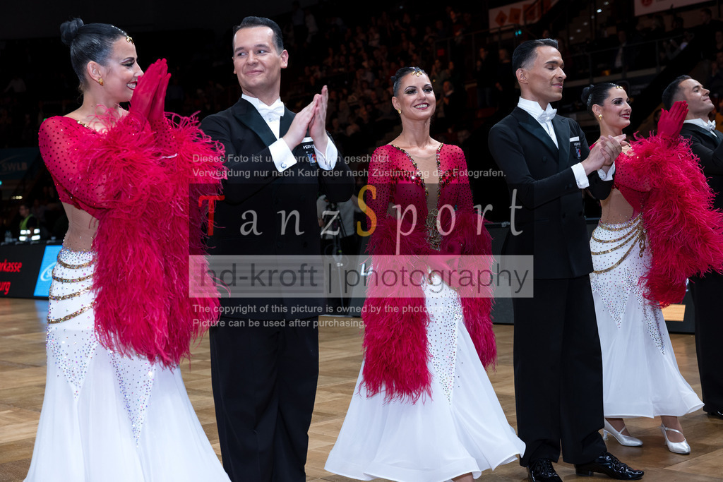 20241109_DM-Formationen_7618 | Tanzsportbilder, Standardtanz, Lateintanz, WDSF, DTV, LTVB, dancecomp, goc, hessen tanzt, blaues band der spree, walzer, tango, wiener walzer, slowfox, quickstepp, samba, rumba, cha-cha-cha, paso doble. jive, hd-kroft photography, turniertanzsport