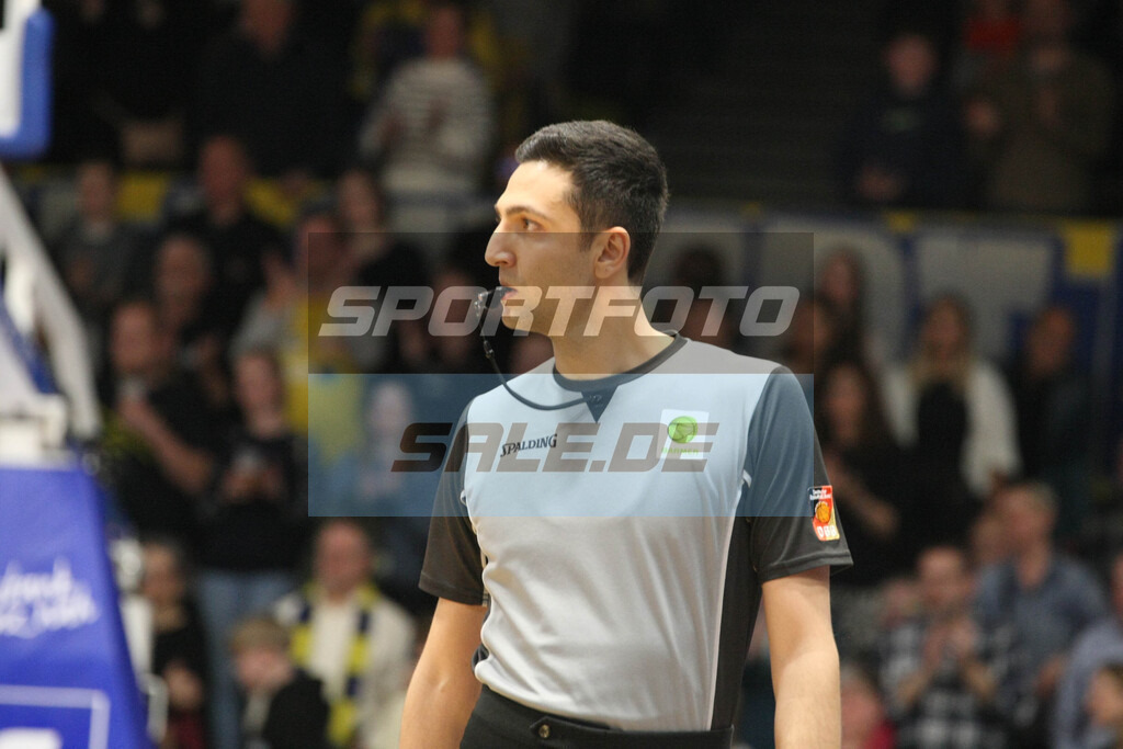 Phoenix Hagen - Jena | Referee - © Sportfoto-Sale (MK) - Realisiert mit Pictrs.com