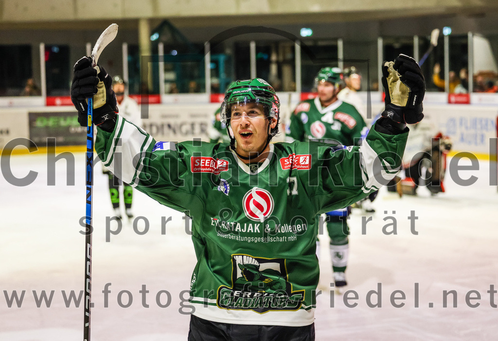 2023-11-12_112_TSV_Erding_gegen_EHC_Koenigsbrunn | Erding, Deutschland, 12.11.2023:
Eishockey, Bayernliga Vorrunde 2023 / 2024, 9. Spieltag, TSV Erding gegen EHC Königsbrunn, Endergebnis: 3:2

Thomas Matheson (Erding Gladiators, #37)

Foto: Christian Riedel / fotografie-riedel.net