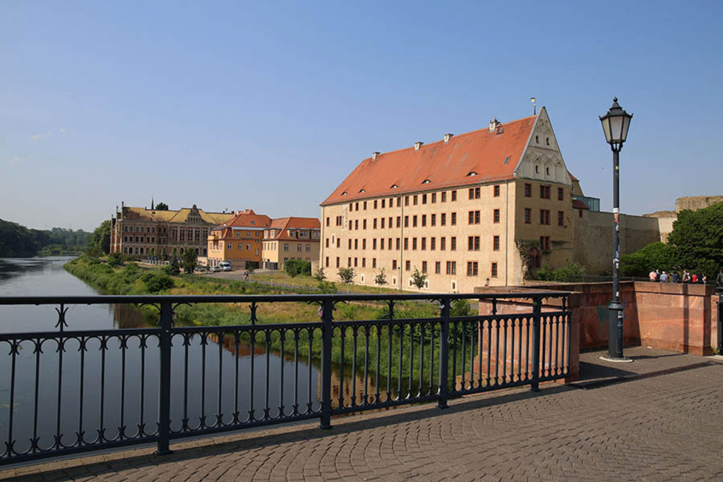 Grimma - Pöppelmannbrücke | Entdecke über 20 Kategorien Leipzig-Motive: Foto-Downloads, hochwertige Poster, Leinwand- & Fine-Art-Prints. Jetzt Lieblingsfoto im Bildlexikon Leipzig Shop bestellen!
