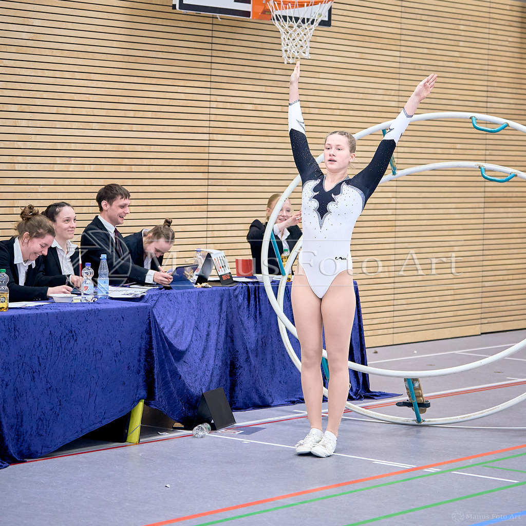 B-DSC05866 | Professionelle Sportfotografie in Hamburg, Schleswig-Holstein und Niedersachsen – spezialisiert auf Rhönrad, Geräteturnen, Leistungsturnen und rhythmische Sportgymnastik. Bundesweite Begleitung von Rhönrad-Events. Jetzt Sport-Fotos - Realisiert mit Pictrs.com
