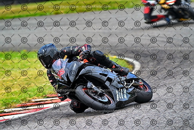 25bt02-0314 | markuskiefer.com - Realisiert mit Pictrs.com
